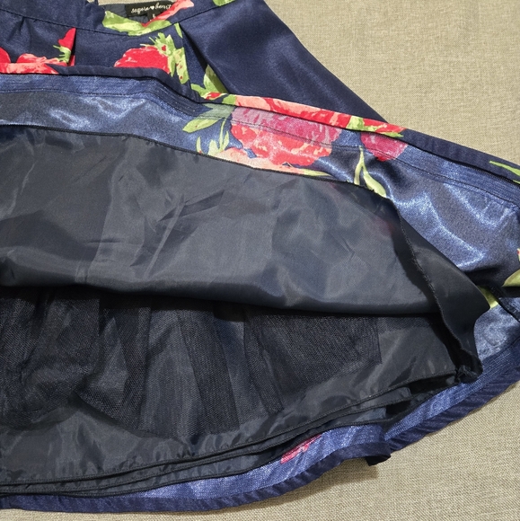 SEQUIN HEARTS Floral Pleated Mini Skirt in Blue Red Pink Juniors Size 5 - Picture 9 of 13